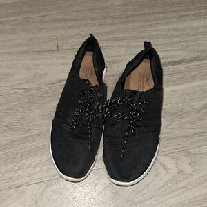 TOMS shoes